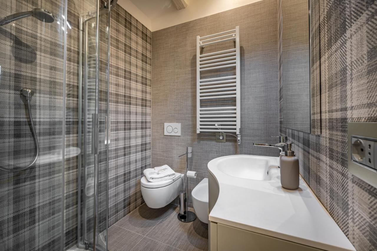 Yid Capo Di Luxury In Florencia